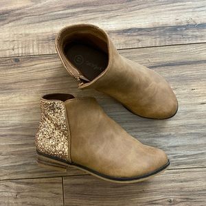 $7 if added to bundle of 3 or more.